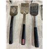 Image 6 : 16 Pcs BBQ Tools
