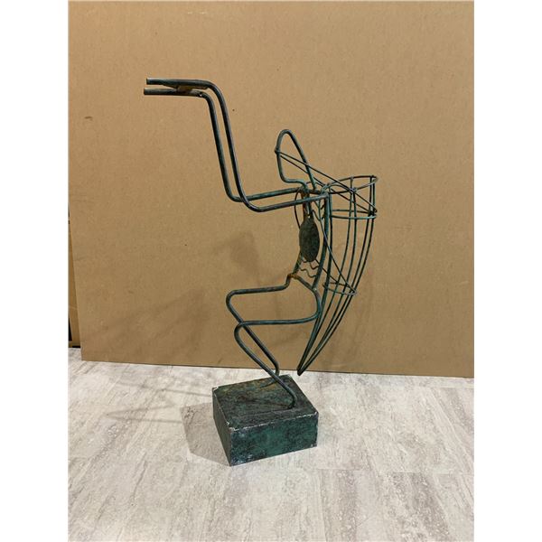 Metal Praying Mantis Décor