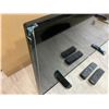 Image 3 : 40 inch Insignia LED TV - W/ Two Remotes