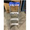 Image 2 : Lite 3 Step Aluminum Folding Step-Ladder (4 ft)