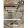 Image 7 : Lite 3 Step Aluminum Folding Step-Ladder (4 ft)