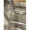 Image 8 : Lite 3 Step Aluminum Folding Step-Ladder (4 ft)