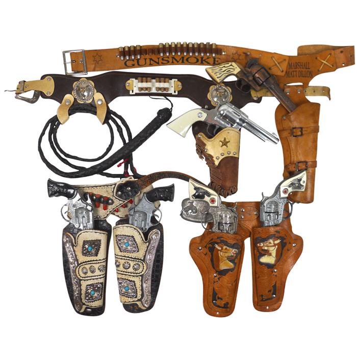 Toy cap gun & holster sets (4), Gunsmoke Marshall Matt Dillon single