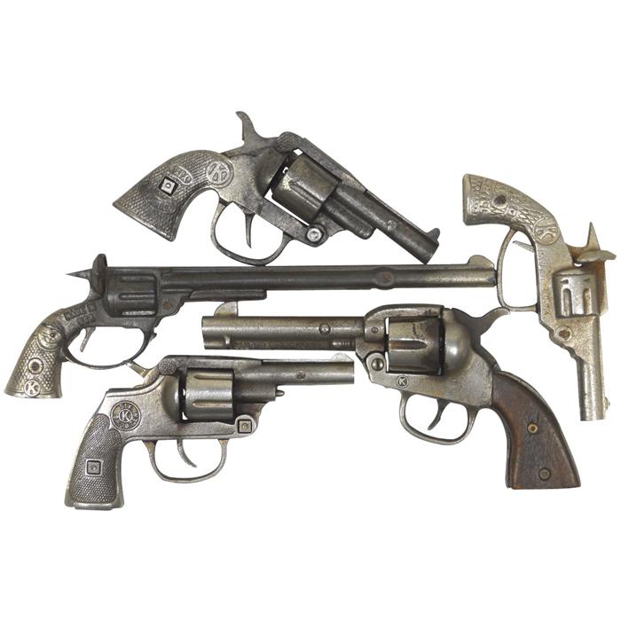 Cast iron cap guns (5), Kilgore Long Tom, Kilgore Six Shooter, Kilgore