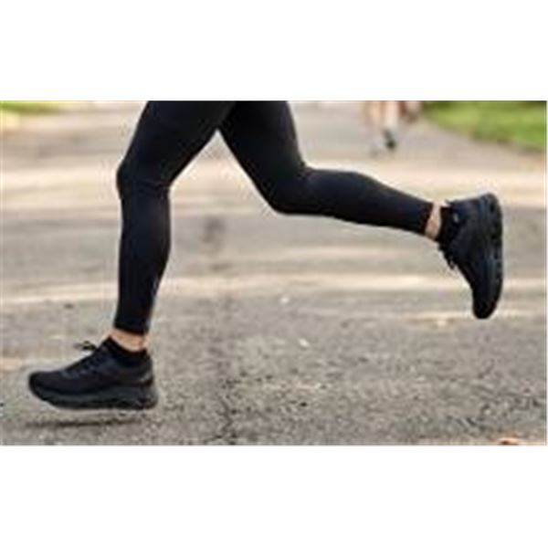 Skechers Swift Fit Black Shoes Size 9