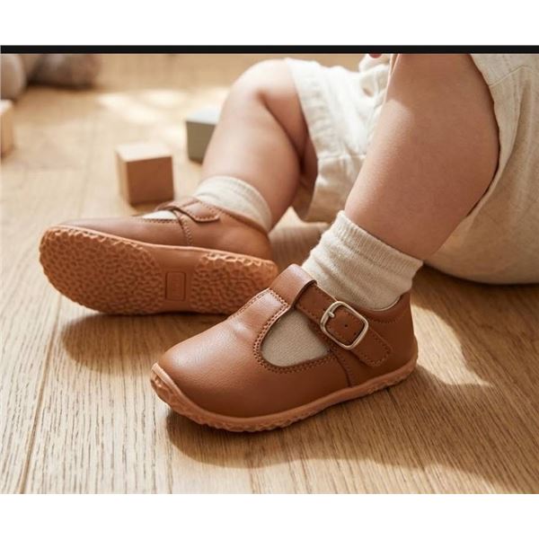 Childrenâ€™s Leather T-Strap Shoes, Size 7, Brown