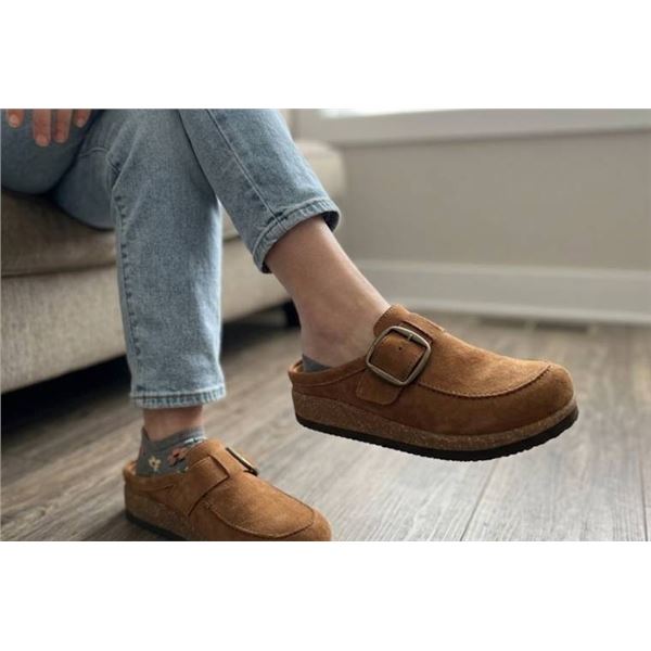 White Mountain Bueno Suede Chestnut Shoes (Style W33951-929), Size 7