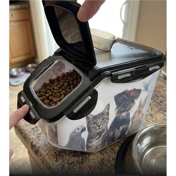 LocknLock Starfrit 5 L 169 oz Pet Food Storage Container
