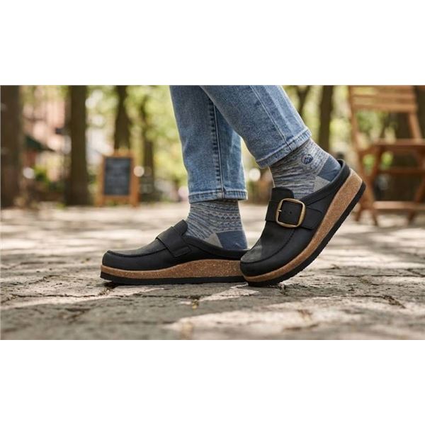 White Mountain Footwear Style Bueno W33951-001 Black Leather Shoes, Size 7