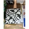 Image 3 : 19 pcs Ceramic Wall Tiles With Black and White Pattern