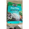 Image 2 : Miracle-Gro Perlite 8-Quart Bag