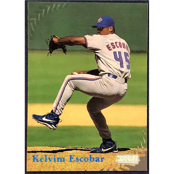 1998 TOPPS KELVIM ESCOBAR ROOKIE CARD