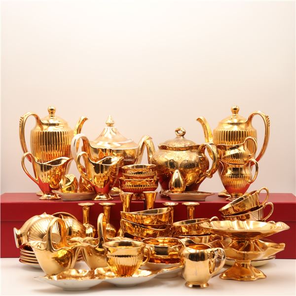 Royal Winton 'Golden Age' Gilt-Lustre Tea and Dessert Service, Mid-20th Century