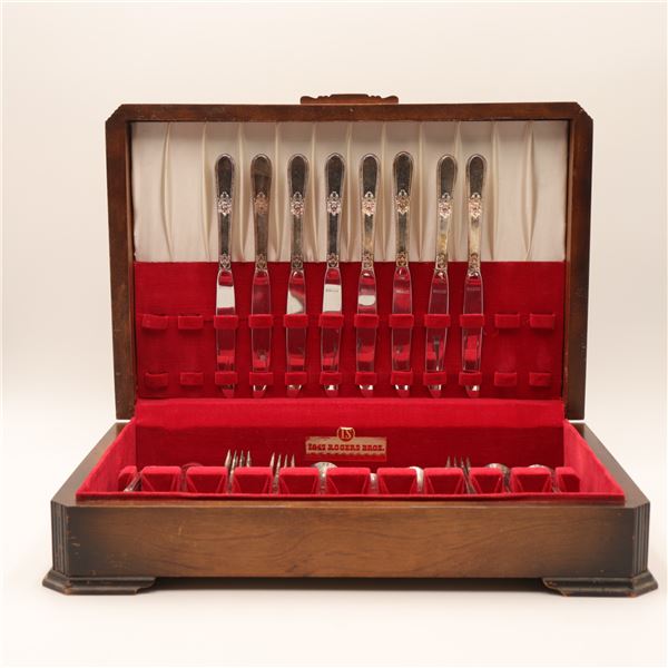 1847 Rogers Bros. silver-plated flatware service in fitted case