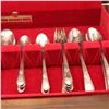Image 3 : 1847 Rogers Bros. silver-plated flatware service in fitted case