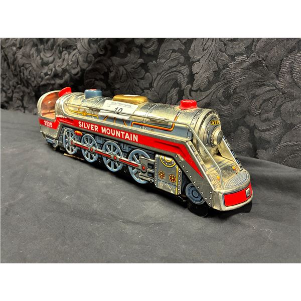 Vintage Tin litho train, made in Japan, battery operated, 16"