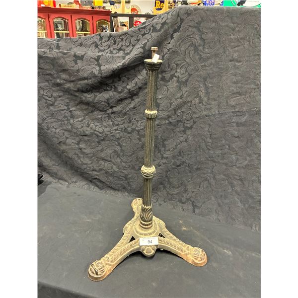 1920s Ornate cast iron pedestal table stand 27"