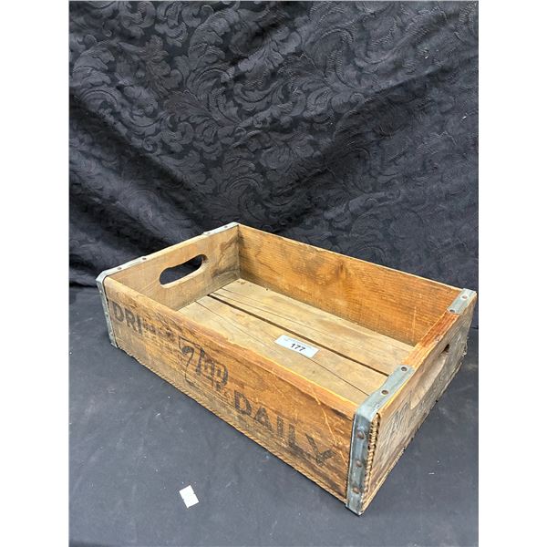 Vintage 7UP LA crate 18"x5"