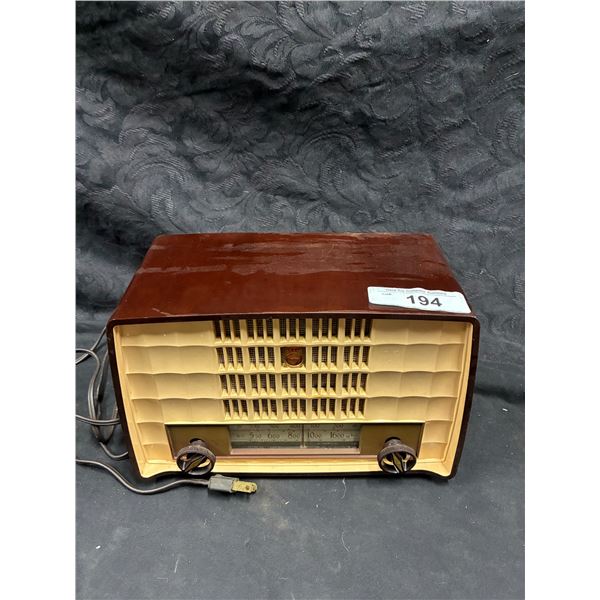 Vintage Philco radio, 10"x6", untested