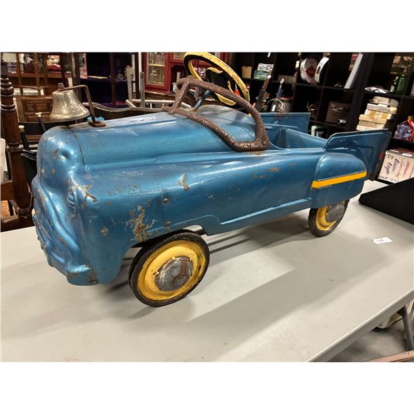 Vintage 1950s Murray pedal car, 41"