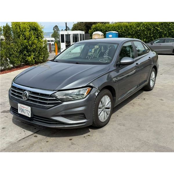 VOLK JETTA 2019 O/S TITLE 2 DAYS