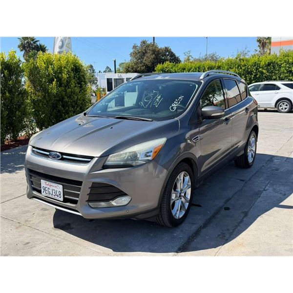 FORD  ESCAPE 2014 O/S TITLE 2 DAYS