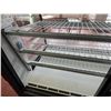 Image 5 : True TCGR-59 Curved Refrigerated Bakery Display Case