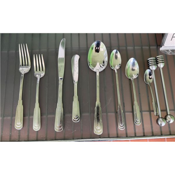 Multiple Oneida City Scape Flatware