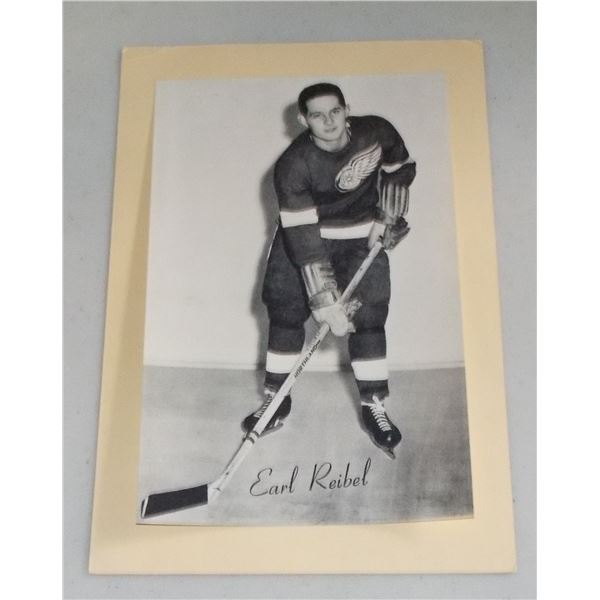 1944-64 Bee Hive Hockey Photos Group 2 NNO Earl Reibel
