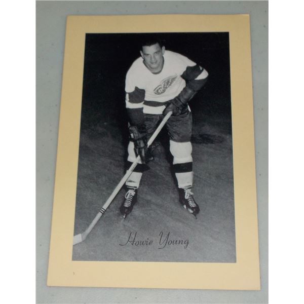 1944-64 Bee Hive Hockey Photos Group 2 NNO Howie Young