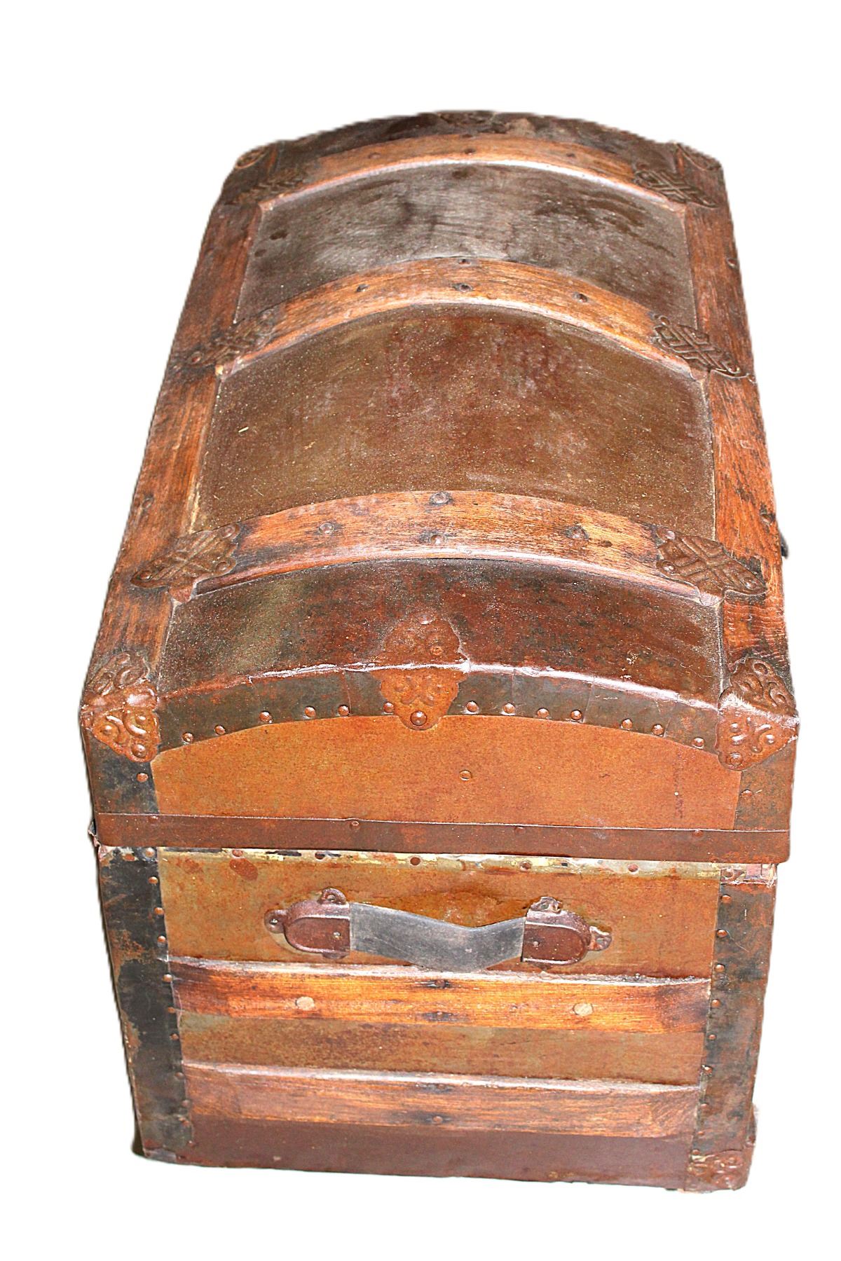 Antique Round Top Trunk- 17.5