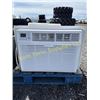 Image 1 : AIR CONDITIONER