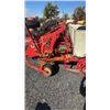 Image 9 : INTERNATIONAL 56 6 ROW PLANTER