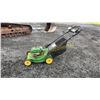 Image 2 : JOHN DEERE JS25 LAWN MOWER WITH BAGGER