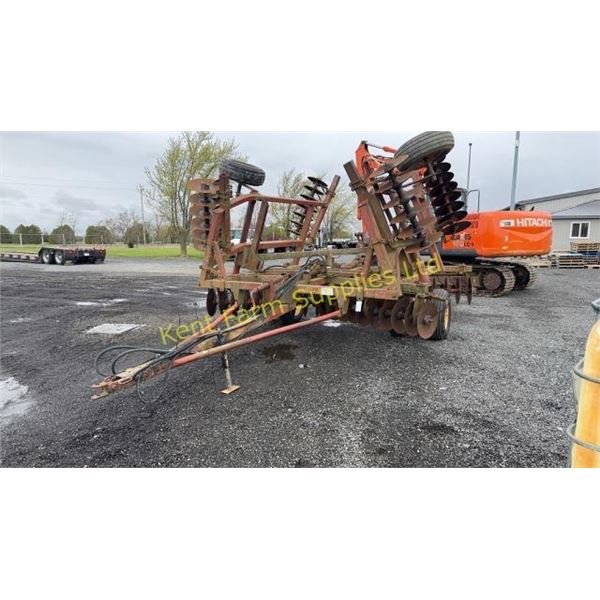 MASSEY FERGUSON 820 DISC 20'