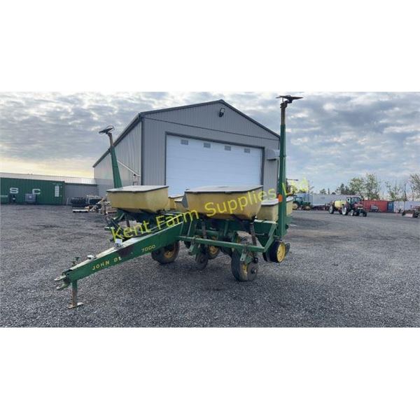 JOHN DEERE 7000 CORN PLANTER 4 ROW N