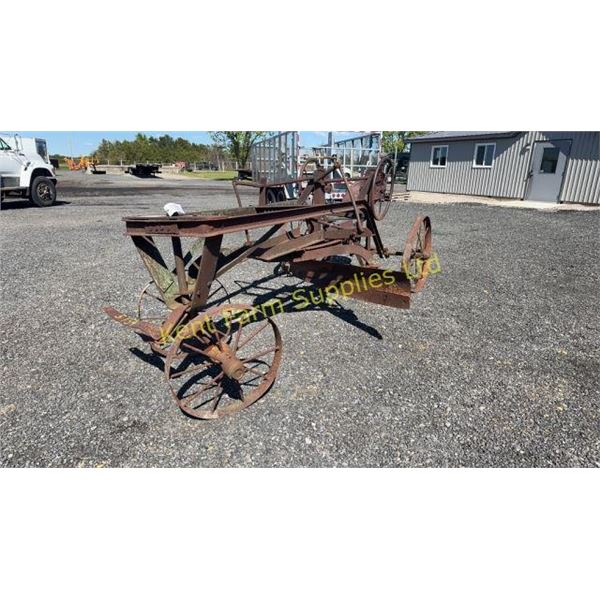 ANTIQUE ROAD GRADER