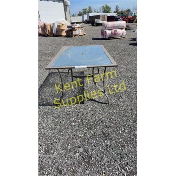 METAL GARDEN TABLE 5' X 38"