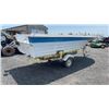 Image 5 : VINTAGE FIBERGLASS BOAT & TRAILER 16'