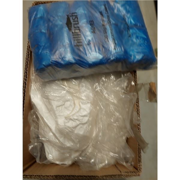 LOT DE 160+ COUVRE-CHAUSSURES ASST.