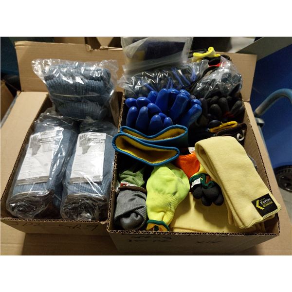 LOT DE 60+ PAIRES DE GANTS ASST.