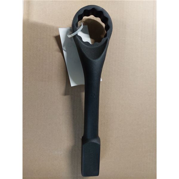 CLÉ À FRAPPER DÉCALÉE 2-5/8” JET X 1-3/8" 12 PAN JET AUW82