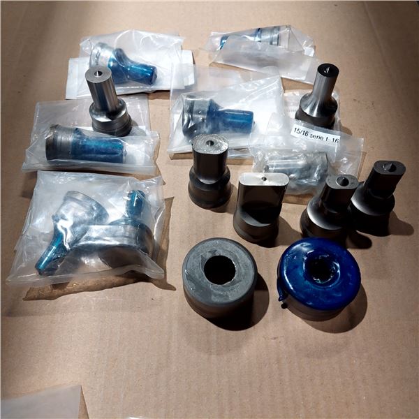 LOT DE 12 PUNCH ASST. VOIR PHOTO