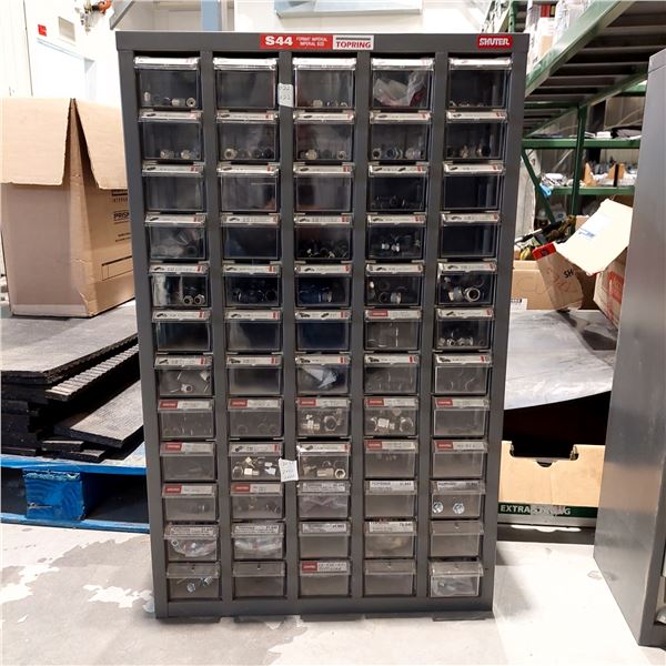 ARMOIRE MÉTAL 23" X 8-3/4" X 37" AVEC CONTENU VOIR PHOTO