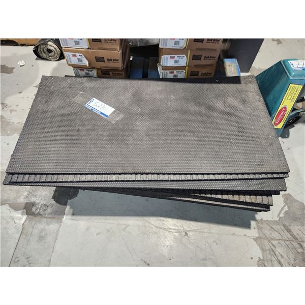 TAPIS CAOUTCHOUC 48" X 24"