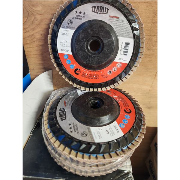 LOT DE 3 BTE/5 DISQUES ABRASIFS ASS. VOIR PHOTO