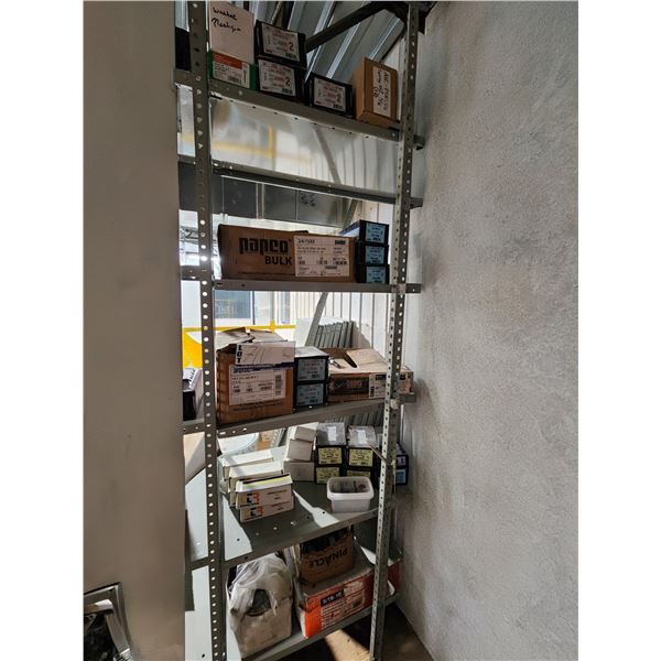 LOT DE 600+ QUINCAILLERIE ASS. VOIR PHOTO