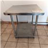 Image 1 : TABLE INOX 30" X 30" X 34"