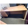 Image 1 : LOT DE 3 BUREAUX DE TRAVAIL ASS.