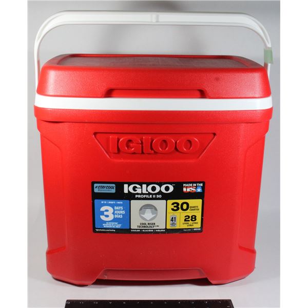 NEW 30 QUART IGLOO COOLER